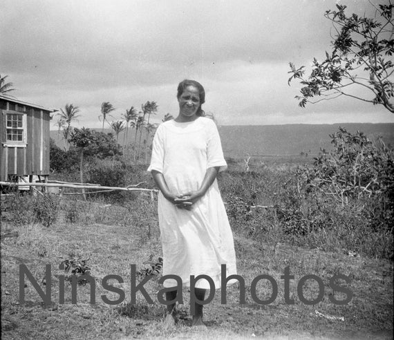 Hawaiian Woman in Kalapana, Hawaii, United States, 1920s antique photo reprint - Wall Decor - Local History - Photo Portrait