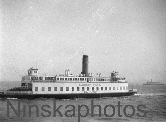 Ferry from San Francisco to Oakland, Bay Area, United States, 1920s antique photo reprint - Wall Decor - Local History - Home Decor