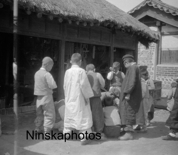 1920s Seoul Street Scene - South Korea - 1920s antique photo reproduction, Vintage Photography BNW