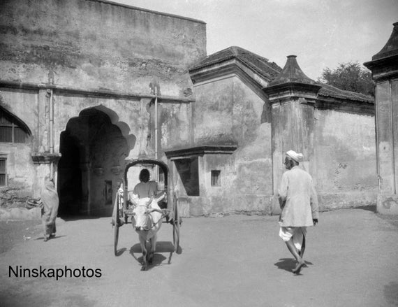 Maharajah's Palace, Tanjore, India - Vintage Photo Reproduction by James Dearden Holmes - Historical Photo