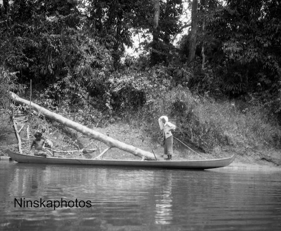 Boat on the Barito River in Betoeng - West Kalimantan - Borneo - Indonesia - 1925 - Fine Art Antique Photo Print - BNW - Vintage Photo
