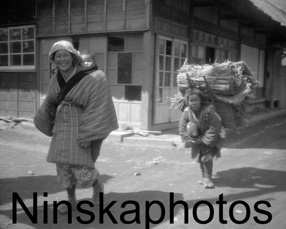 1920s Japan, Motohakone, 'Burden Bearers' Woman carrying child, Black & White Photography, 1920s antique photo reprint - Local History