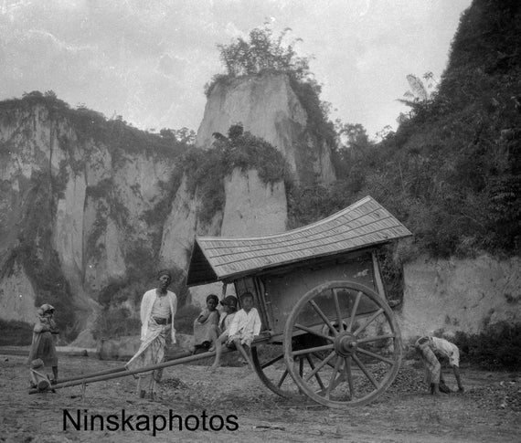 Buffalo Cart in Sianok Canyon - Karbouwengat - Java, Indonesia - 1925 - Fine Art Antique Photo Print - BNW - Vintage Photo - 3341