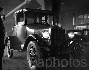 Ford Model T fresh off the assembly line at the Ford Factory Highland Park, Detroit, Michigan, 1926 antique photo reprint, Vintage Car