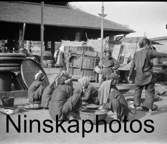 1920s Kyoto Street Scene, Japan, Black & White Photography, 1920s antique photo reprint - Japanese Women - Kyoto History
