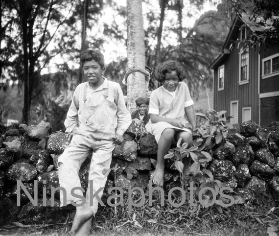 Cheeky looking Children in Laupahoehoe, Hawaii, United States, 1920s antique photo reprint, wall art, wall decor, art photo, children photo
