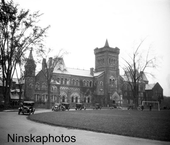 1920s Toronto University Hart House - Canada - 1920s antique photo reproduction, Vintage Photography BNW