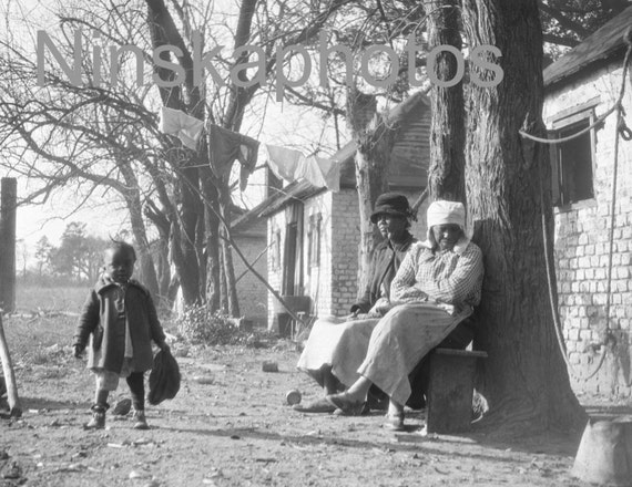 Two ladies and a baby in Savannah, Georgia, United States, 1920s antique photo reprint, pawn shop, wall art, art photo, Americana