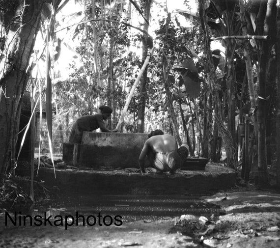 Yogyakarta Man and Woman - Java, Indonesia - 1925 - Fine Art Antique Photo Print - BNW - Vintage Photo - 3217
