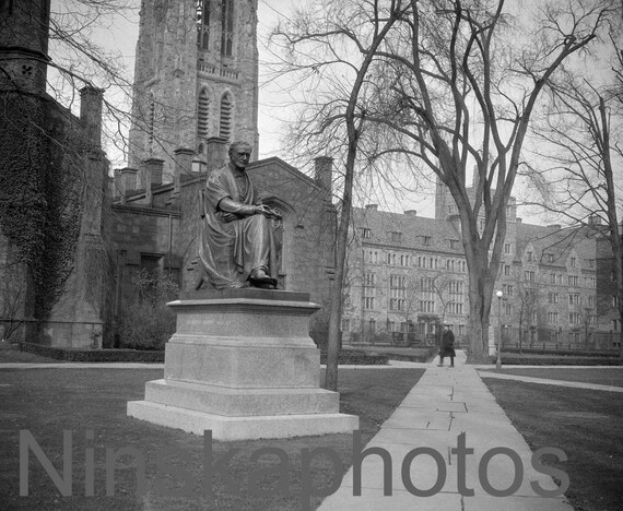 Yale University, Statue of Theodore Dwight Woolsey, Newhaven, Connecticut, United States, 1920s antique photo reprint - College - University