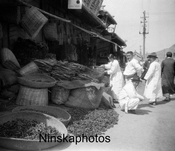 1920s Seoul Street Scene, South Korea - 1920s antique photo reproduction, Vintage Photography BNW