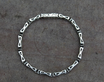 Silver men's bracelet,Handmade sterling silver 925,cool bracelet,chain bracelet,massive chain,modernistic chain,engraved clasp,heavy chain