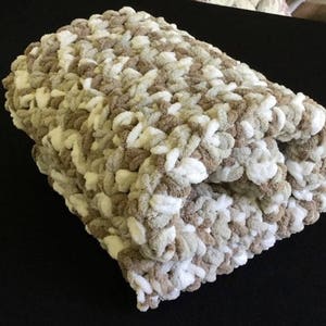 Bernat Baby Blanket Big Ball Yarn - Little Sandcastles