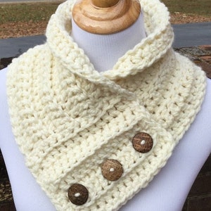 CROCHET BUTTON COWL Boston Harbor Scarf Bulky Functional Buttons Cowl ...