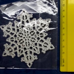 Sneeuwvlok ster gestanste kersttopper mooi formaat kerst