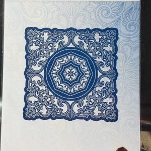 Jeu de matrices de coupe en forme de croissant de cercle florissant en dentelle en lambeaux Stephanie Weightman