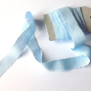 Nastro di cotone strappato azzurro, rifiniture sfilacciate a mano, larghezza 1,5/2 cm, lunghezza totale 10 m