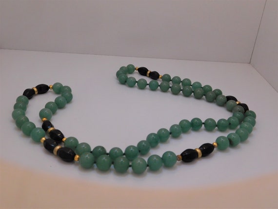 Jadeite And Black Spinel Beaded Necklace - image 4