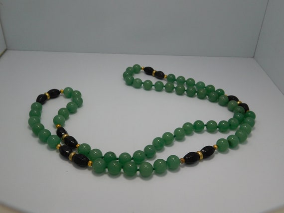 Jadeite And Black Spinel Beaded Necklace - image 3