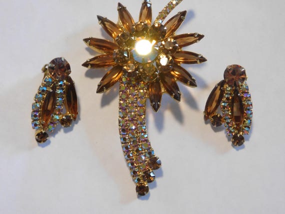 Julanna Brooch and Earring Set - image 1