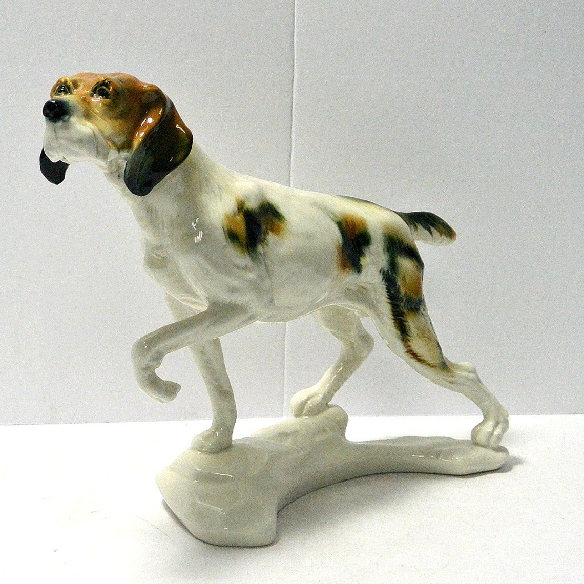 pointer dog figurines