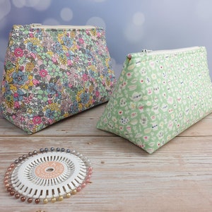 Zipper Pouch PDF sewing pattern, 2 sizes, easy beginner sewing template, instant download, illustrated instructions