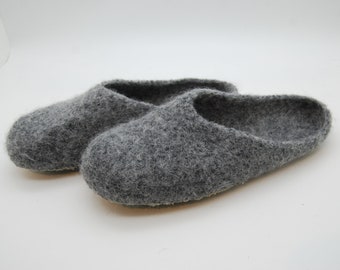 Gr. 39/40 (Length 25 cm): Felted Slippers with Latex Sole / Filz-Hausschuhe mit Latexsohle