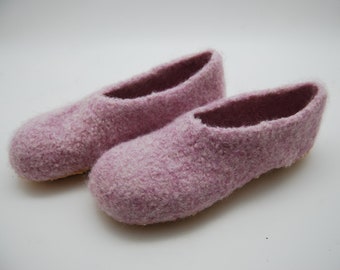 Gr. 36/37 (Length 23 cm): Felted Slippers with Latex Sole / Filz-Hausschuhe mit Latexsohle