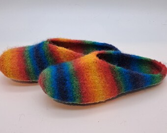 Gr. 35/36 (Length 22,5 cm): Felted Slippers with Latex Sole / Filz-Hausschuhe mit Latexsohle