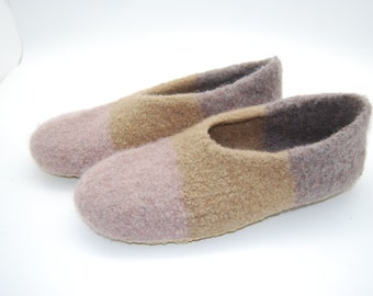 Gr. 44/45 (Length 28,5 cm): Felted Slippers with Latex Sole / Filz-Hausschuhe mit Latexsohle