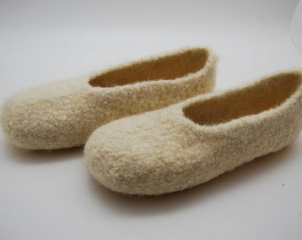 Gr. 36/37 (Length 23 cm): Felted Slippers with Latex Sole / Filz-Hausschuhe mit Latexsohle