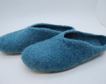 Gr. 44/45 (Length 28,5 cm): Felted Slippers with Latex Sole / Filz-Hausschuhe mit Latexsohle