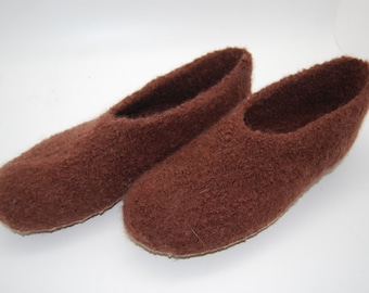 Gr. 40/41 (Length 26 cm): Felted Slippers with Latex Sole / Filz-Hausschuhe mit Latexsohle