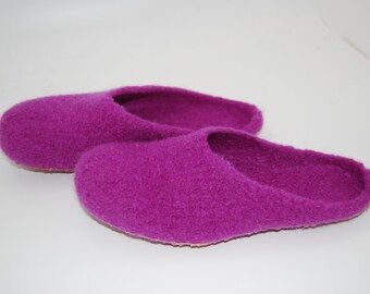 Gr. 36/37 (Length 23 cm): Felted Slippers with Latex Sole / Filz-Hausschuhe mit Latexsohle