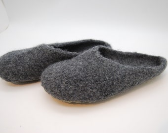 Gr. 38 (Length 23,8 cm): Felted Slippers with Latex Sole / Filz-Hausschuhe mit Latexsohle