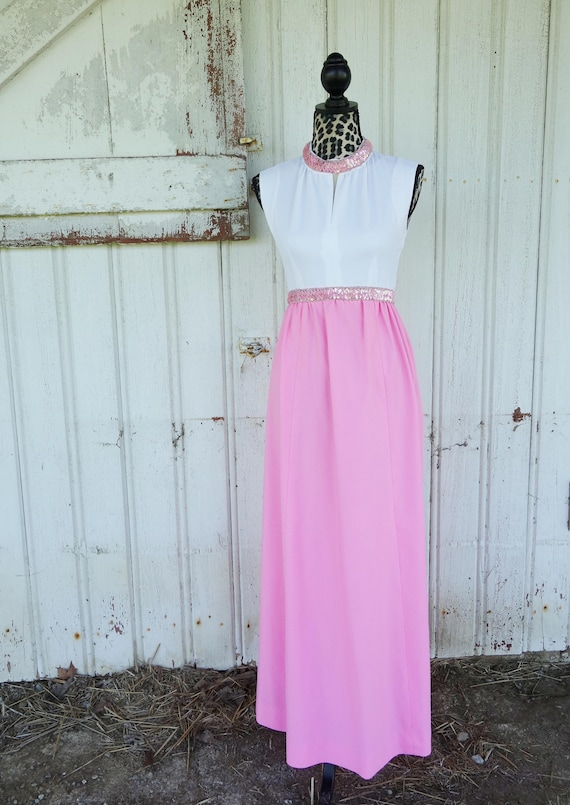 1960s Pink and White Sleeveless Gown with Sequin W