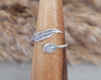 Silver moonstone ring / Feather ring / Healing jewellery / Adjustable ring / Bohemian / Boho / Crystal