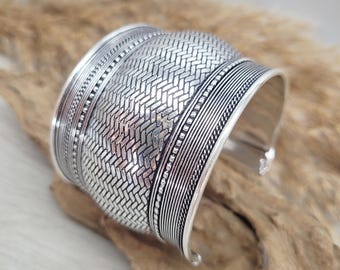 Silver cuff bracelet / Statement jewellery / Boho style / Bohemian / Gift / Hippie / Tribal / Free uk shipping / Cuff arm bracelet / Cuff