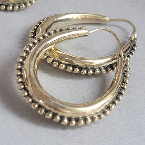 Gouden hoepels / dikke hoepels / messing oorbellen / cadeau / boho / kleine hoepels / grote hoepels / hippie / mooi