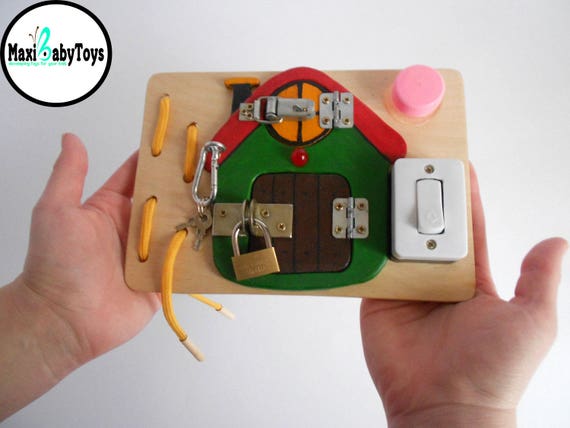 Mini Busy Board Montessori