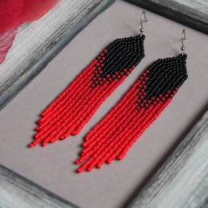 Red fringe beaded earrings Red earrings for women Seed bead jewelry Modern boho earrings Long dangle earrings Beaded jewelry Beadwork