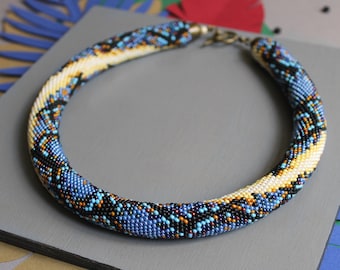 Blaue Schlange Halskette: Gehäkelte Perlen Choker
