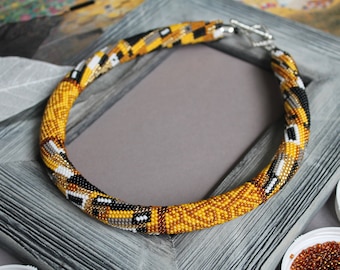 Gustav Klimt inspired beaded crochet necklace The Kiss Shiny Modern necklace Artistic Art lover gift Beadwork Boho Yellow abstract choker