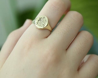 14k Gold Family Crest Ring-Coat of Arms-Custom Signet Ring-Personalized Jewelry-Personalized Ring-Gold Ring-JX21