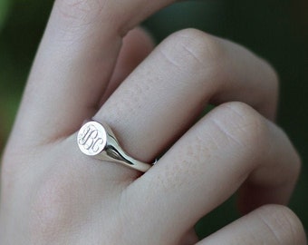 Sterling Silver Signet Ring-Personalized Rings-Monogram Ring-Letter Ring-Initial Ring-Engraved Ring-Womens  Ring-JX06