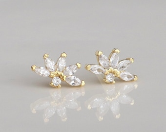 14K Gold Petal Stud Earrings,Dainty Daimond Earrings,Flower Stud Earrings,Crystal Earrings,Bridesmaid Jewelry,Bridal Earrings,JX91