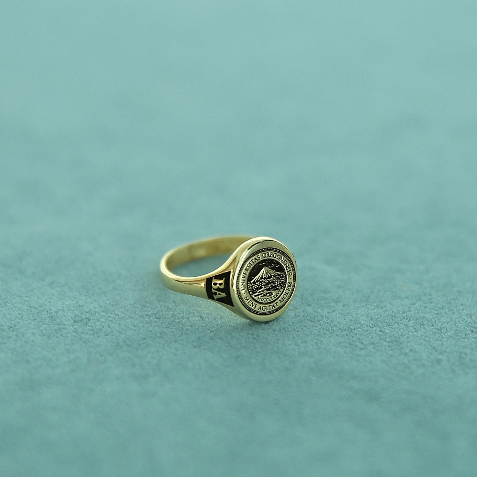 Anillo de oro best sale 14 kilates graduacion