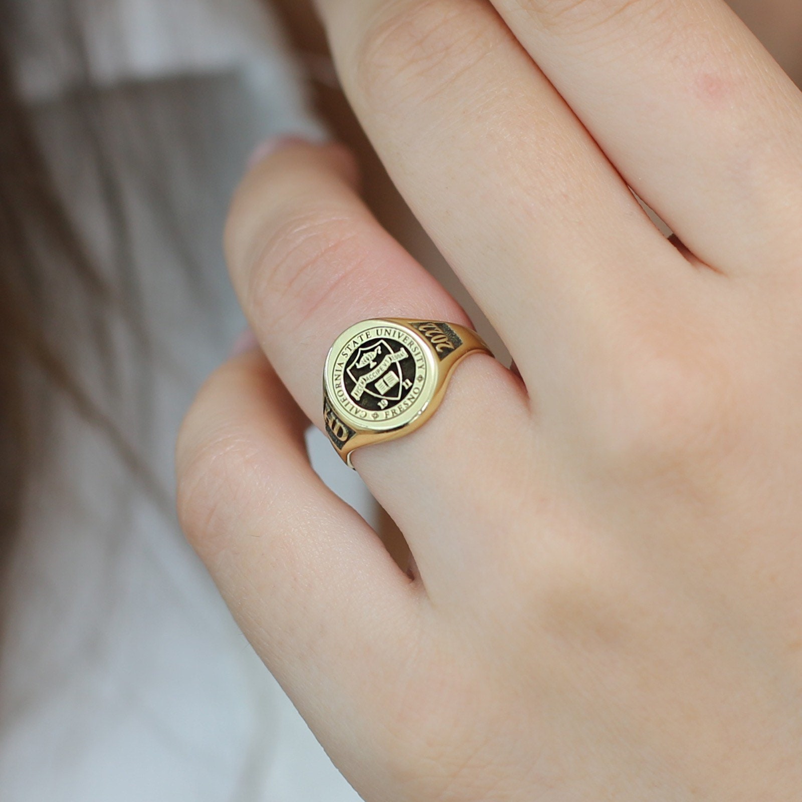 大きな取引 College Emblem Class Engraved Ring, Ring,personalized Signet アクセサリー