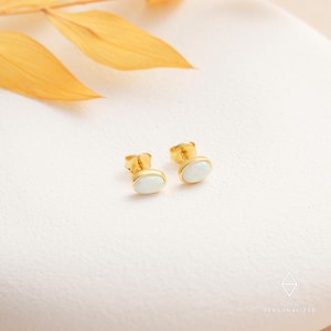 14k Gold  Opal Stud Earrings,Dainty Earrings, White Opal Earrings.Minimalist Errings,Real Opal Earrings,JX63