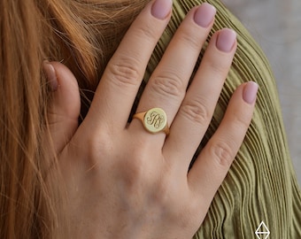 Signet Ring-Personalized Ring-Gold Signet Ring-Initial Ring-Engraved Ring-Monogram Ring-Personalized Gift-Womens Letter Ring-JX16